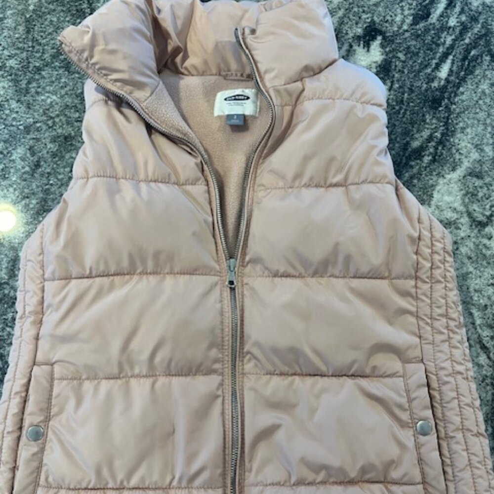 pink Old Navy puffer vest